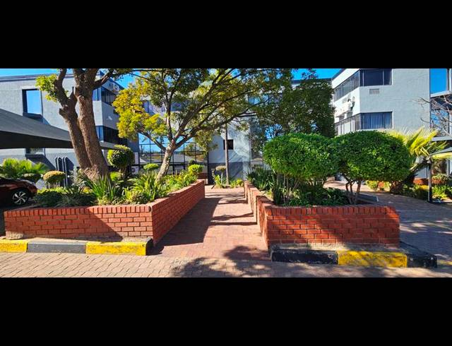 OFFICE PROPERTY TO RENT IN HALFWAY HOUSE